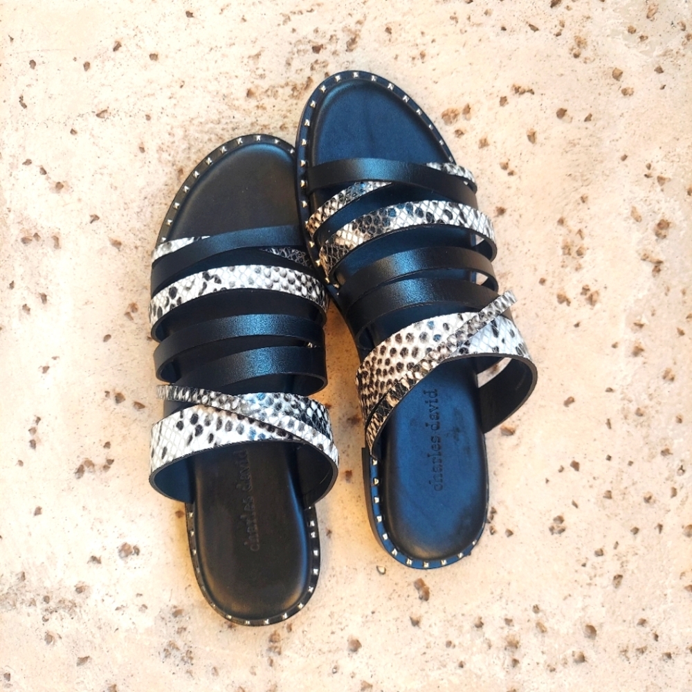 Charles David Strappy Black *Patterned Studded Flat Sandal. Size 5